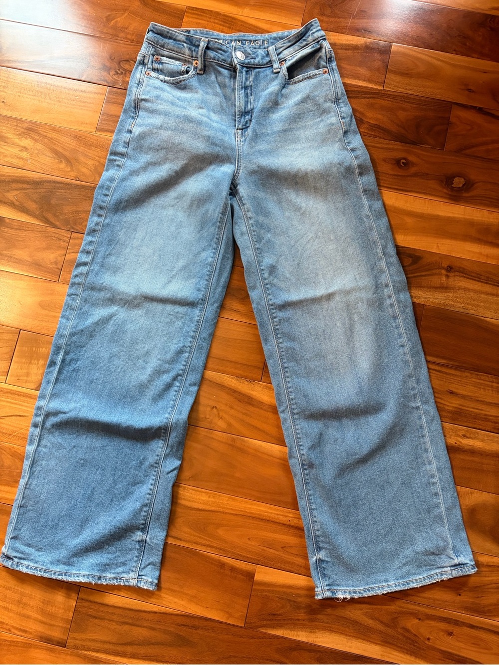 American Eagle Outfitters Women’s wide leg Stretch Jeans - Light Blue